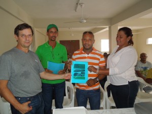 Entrega de Manuales en Zambrana